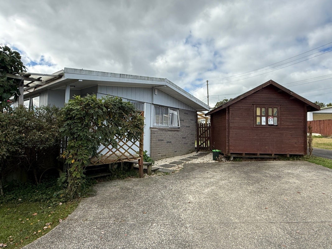 26 Tania Place, Blockhouse Bay, Auckland - Carousel 1