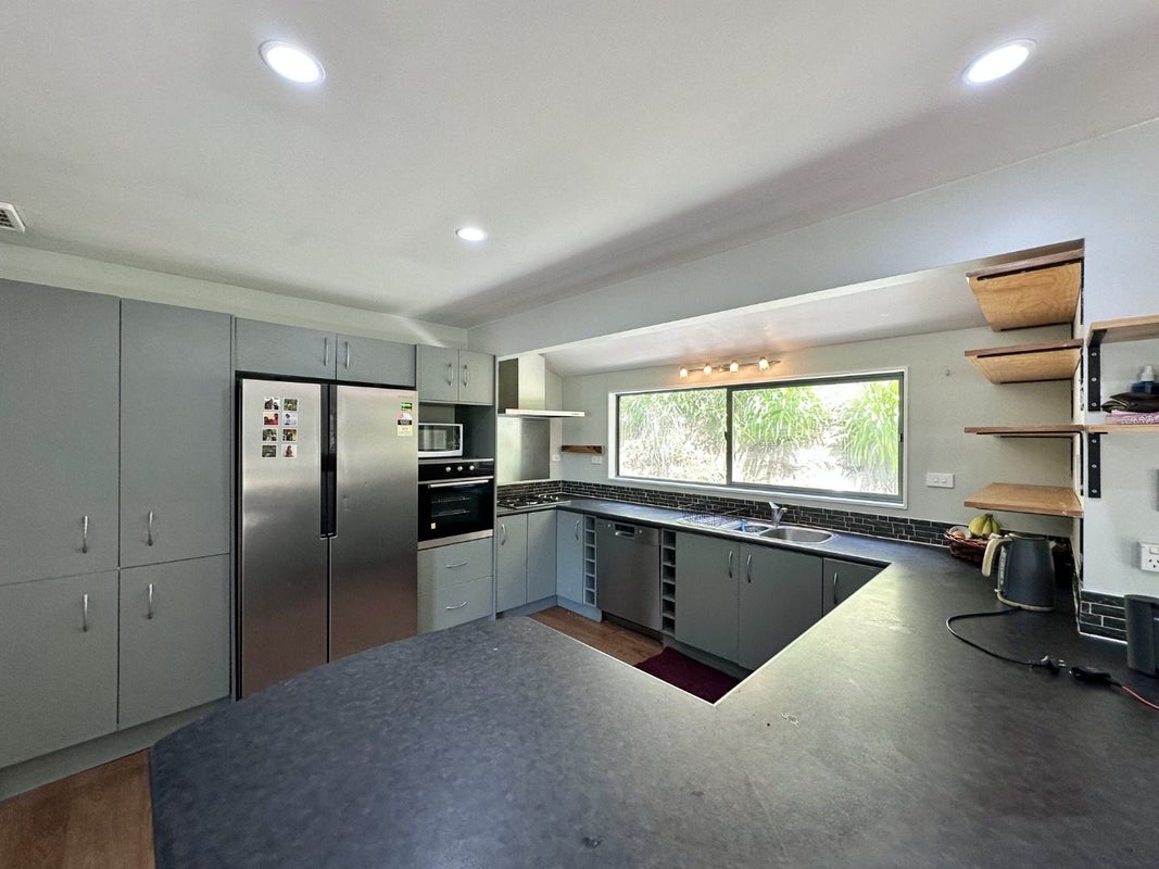 116 Pinehaven Road, Pinehaven, Upper Hutt - Carousel 2