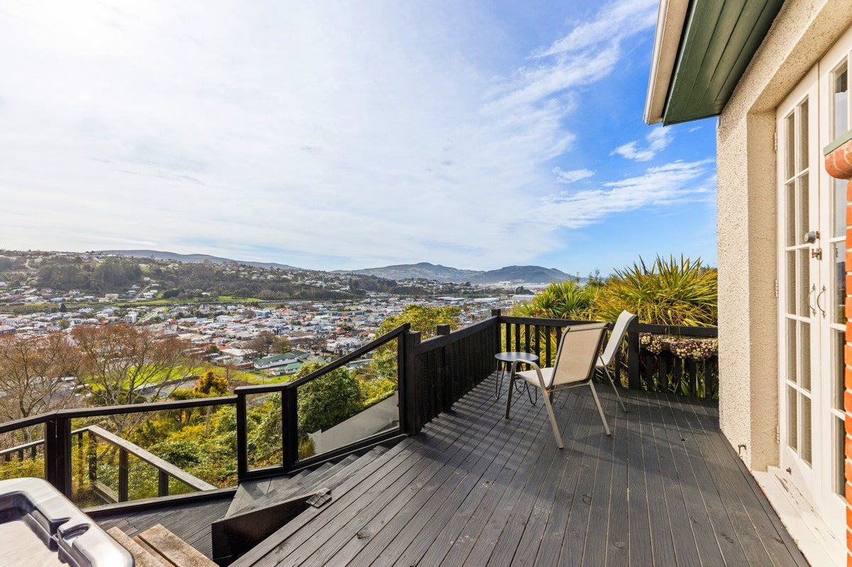 8 Bangor Terrace, Kew, Dunedin - Carousel 1