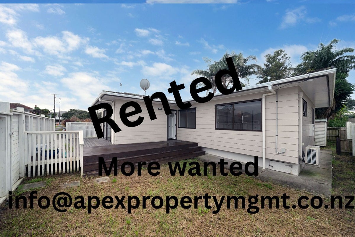 2/18 Gloria Avenue, Te Atatu Peninsula, Auckland - Carousel 1