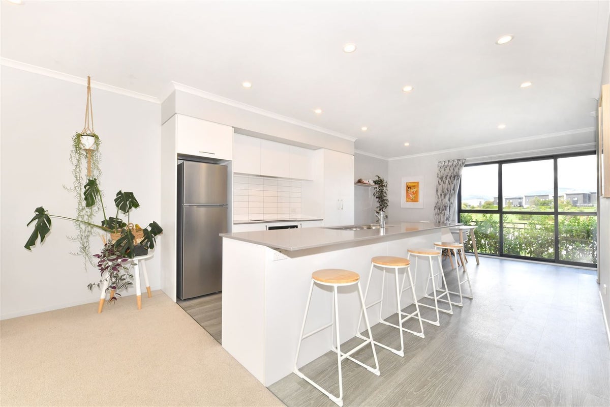 24 Tippet Crescent, Wigram, Christchurch - Carousel 1