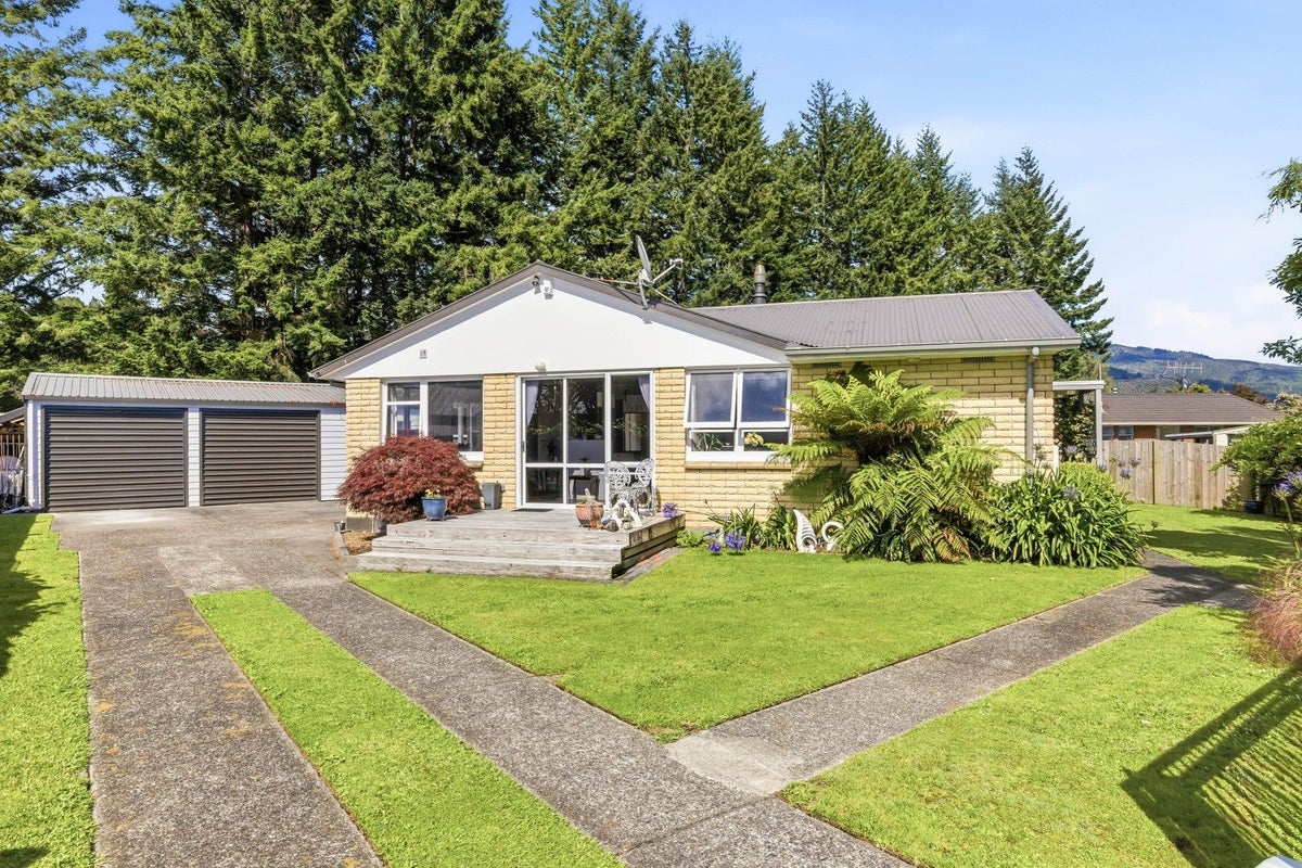 11 Paekitawhiti Street, Turangi - Carousel 2