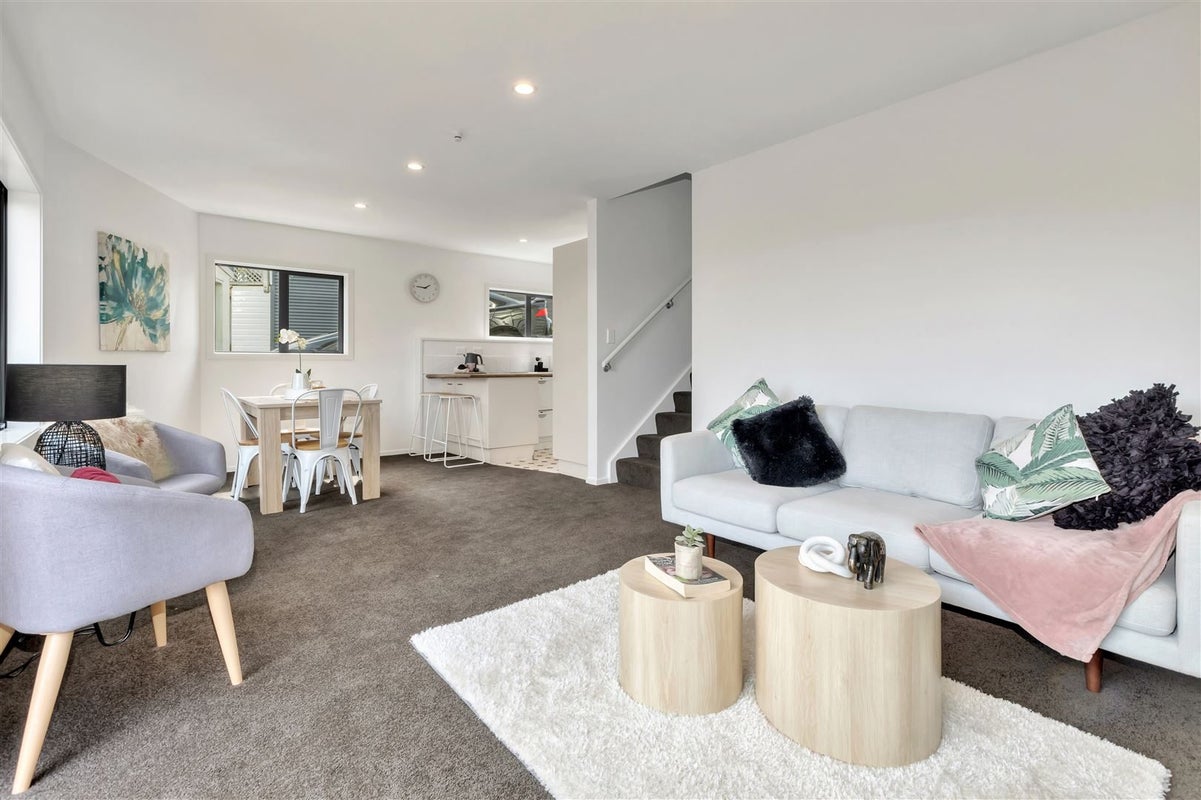 84A Stewart Drive, Newlands, Wellington - Carousel 2