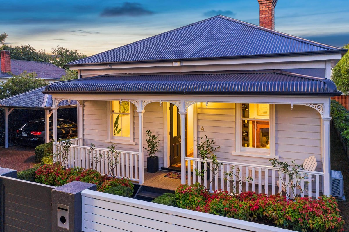 4 Jason Avenue, Sandringham, Auckland - Carousel 1