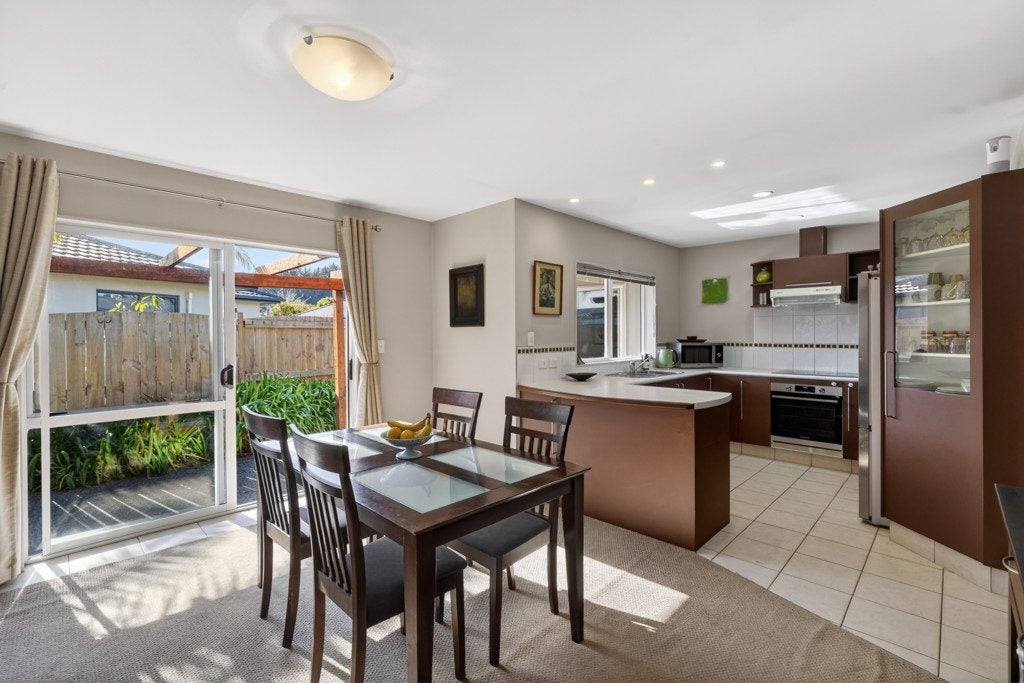 12 Lisa Place, Brookfield, Tauranga - Carousel 2