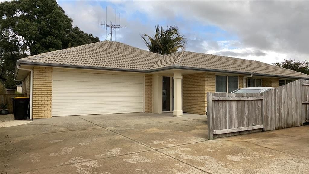 14 Hampstead Court, Pyes Pa, Tauranga - Carousel 1