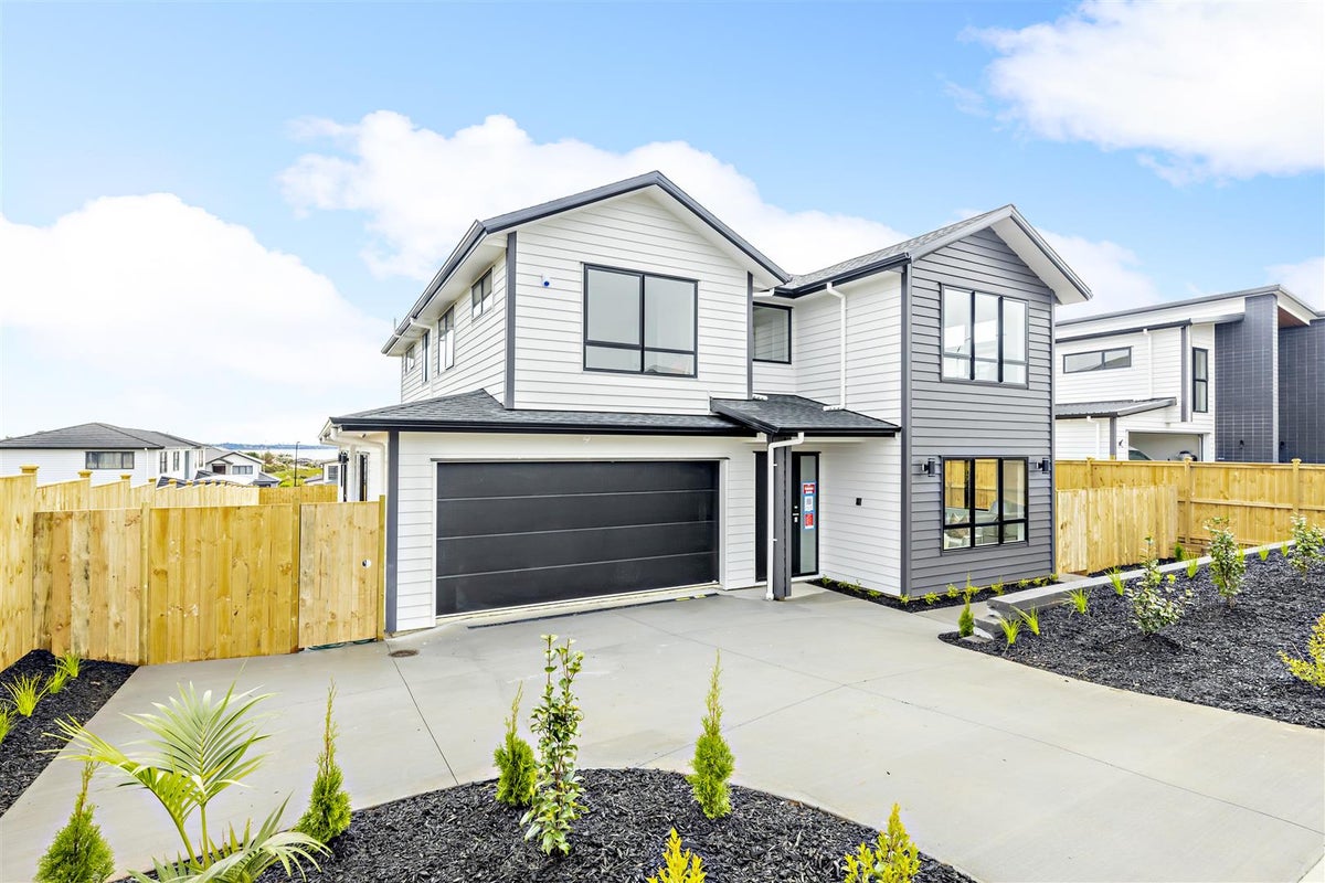 13 Hutukawa Drive, Beachlands, Auckland - Carousel 2
