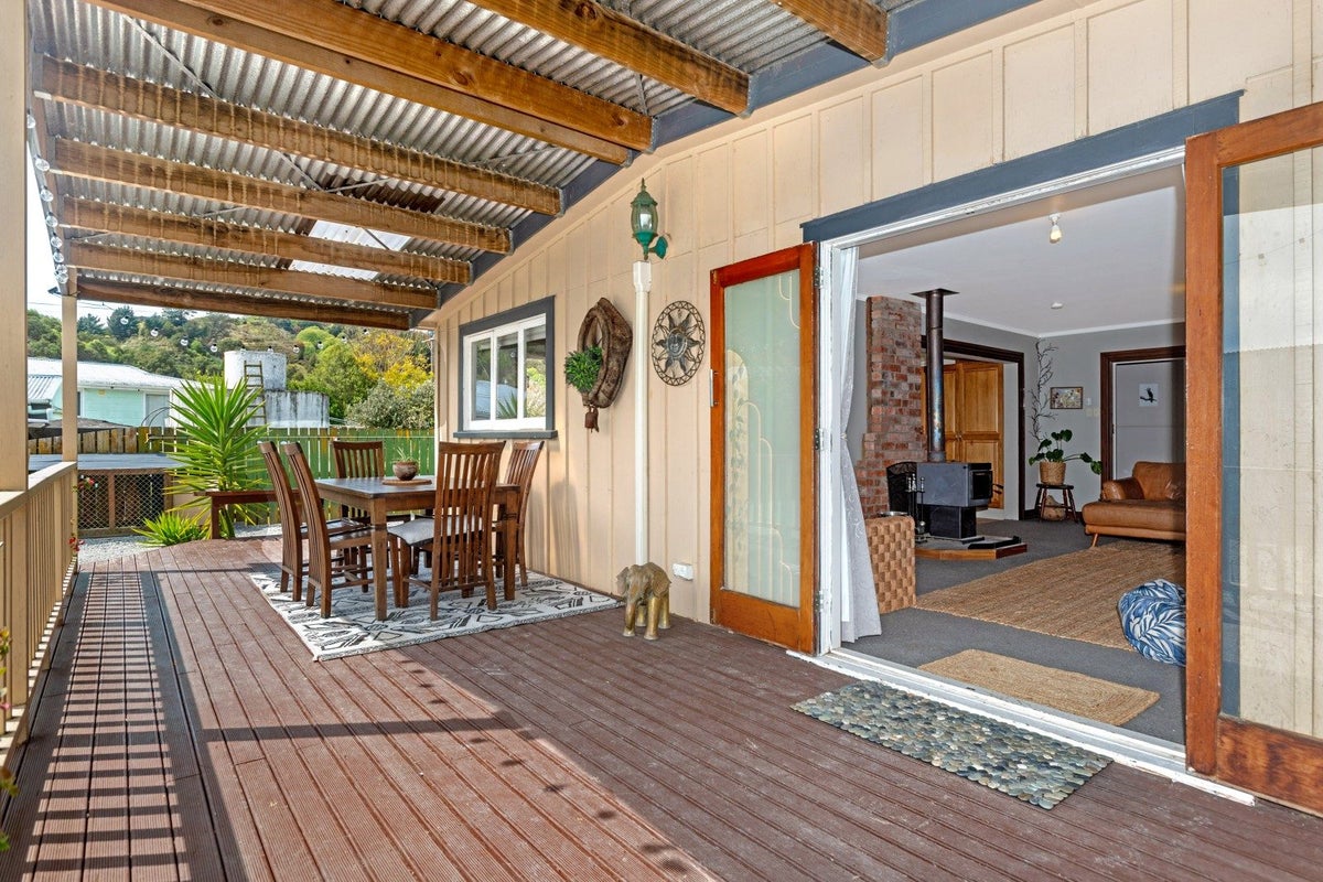 15 Domain Road, Ormond, Gisborne - Carousel 2