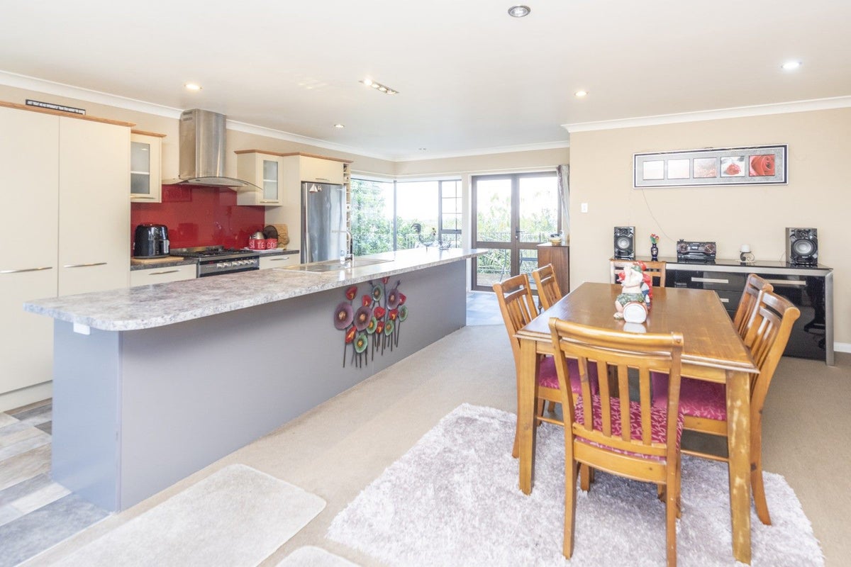 83 Parkes Avenue, Saint Johns Hill, Whanganui - Carousel 2