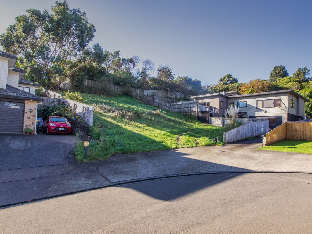 15 Fiordland Place, Aotea, Porirua - Carousel 1
