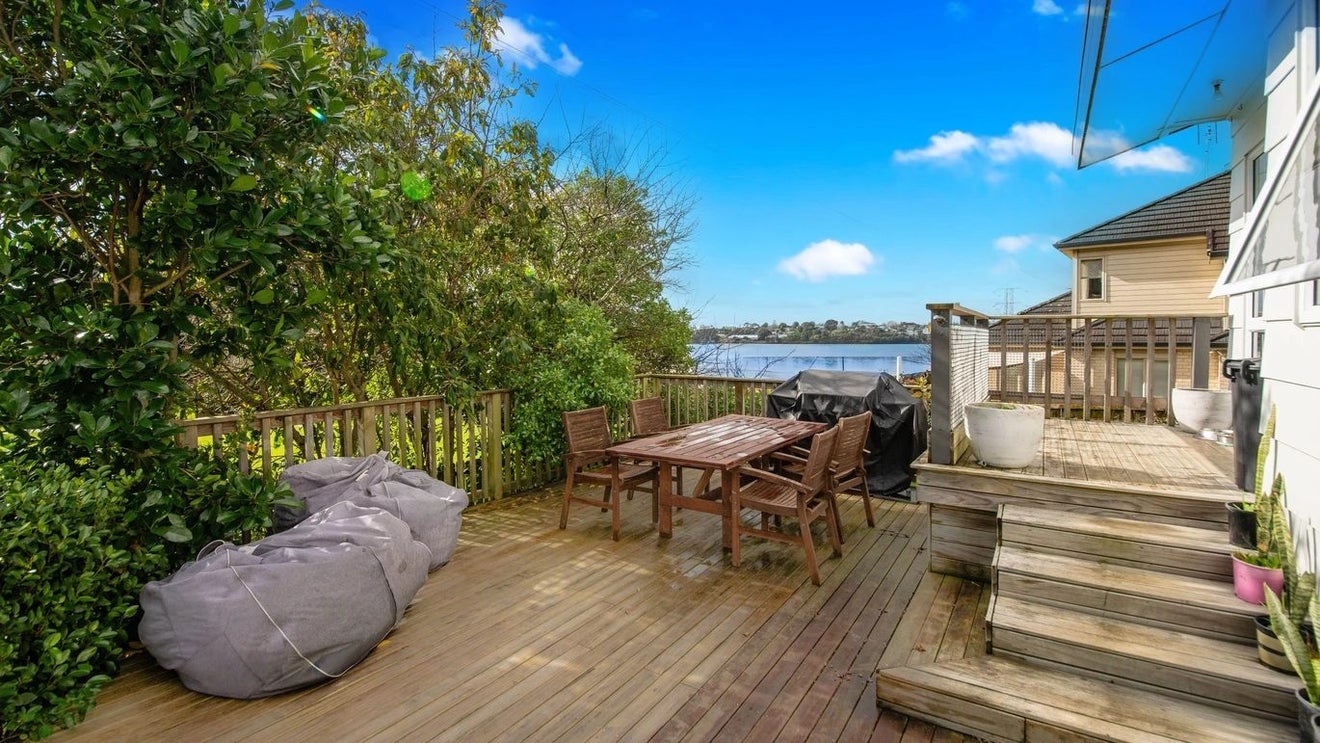 1/162 Ireland Road, Panmure, Auckland - Carousel 1