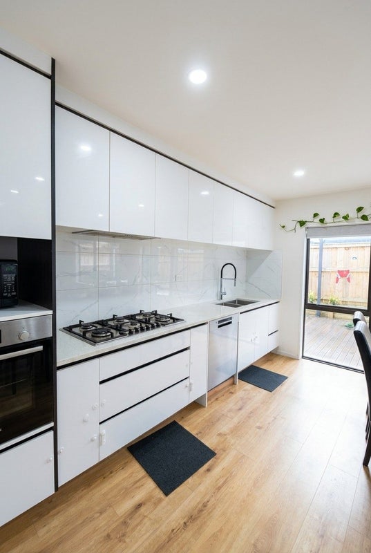 57C Seabrook Avenue, New Lynn, Auckland - Carousel 2