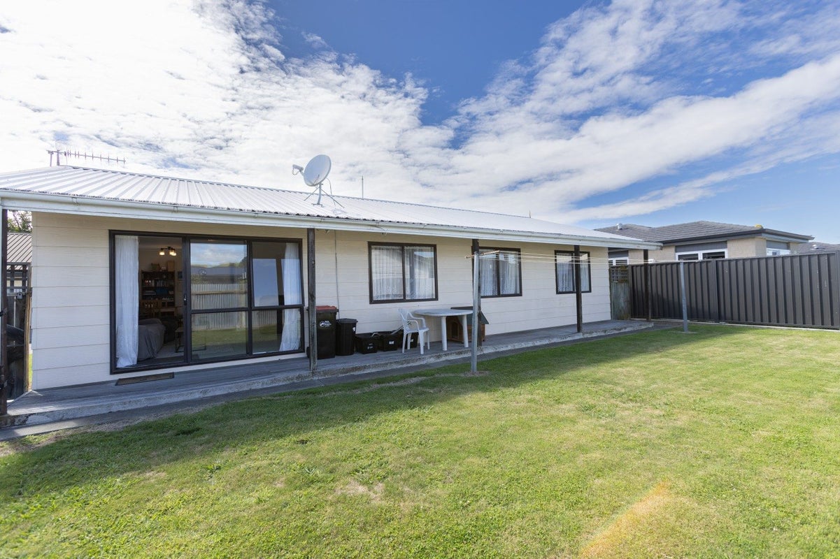 15B Jeffares Place, Taradale, Napier - Carousel 1