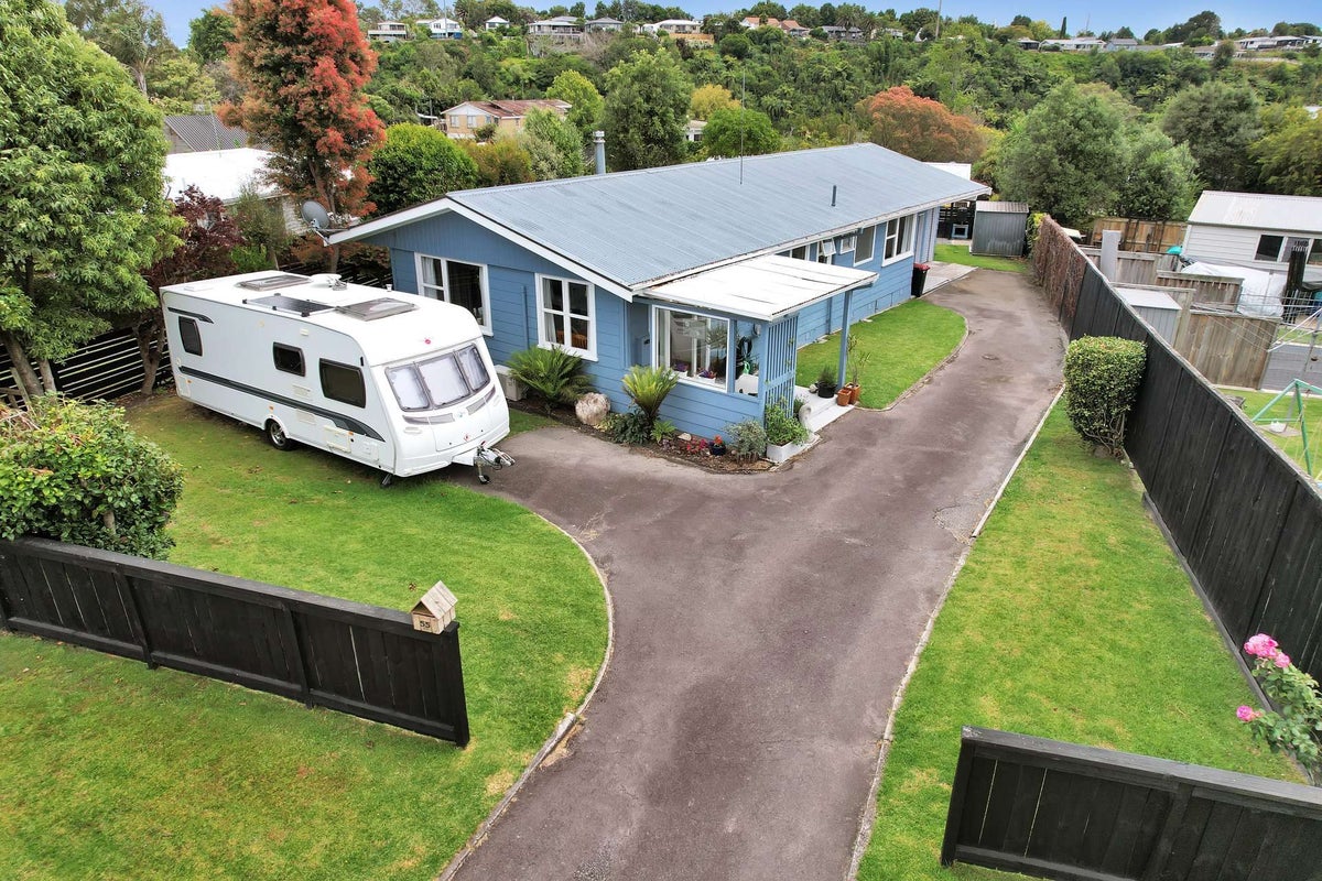 55 Welcome Bay Road, Welcome Bay, Tauranga - Carousel 1