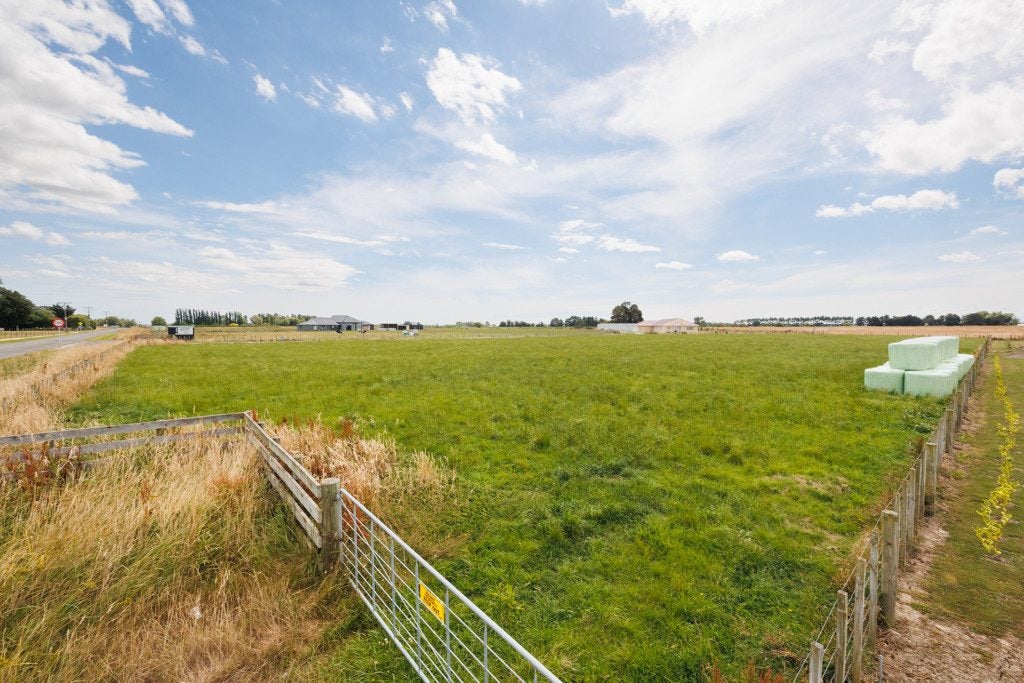 16 Flygers Line, Milson, Palmerston North - Carousel 1