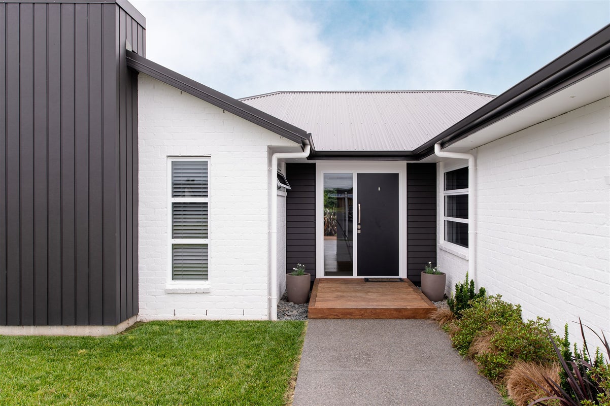 17 Matawhero Place, Hamilton - Carousel 2