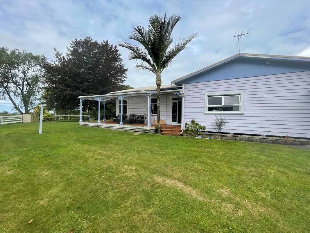 1186 Egmont Road, Egmont Village, New Plymouth - Carousel 22