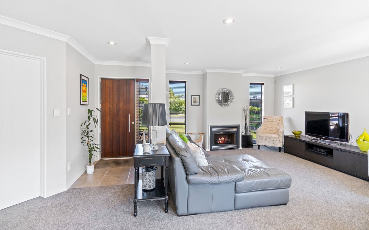 76 Sarabande Avenue, Redwood, Christchurch - Carousel 22