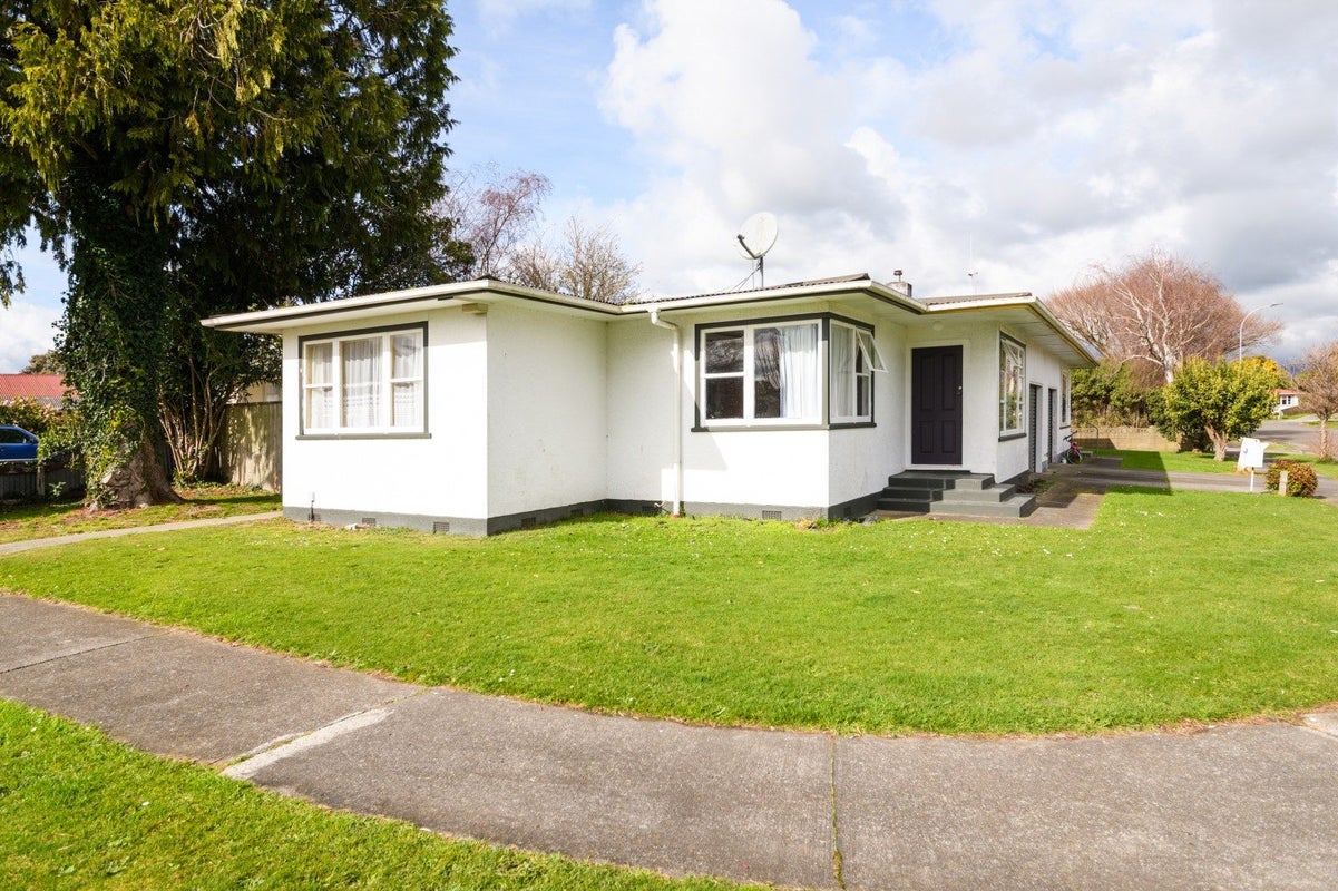 1A Glen Place, Awapuni, Palmerston North - Carousel 1