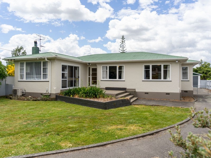 46 Keir Crescent, Lansdowne, Masterton - Carousel 1