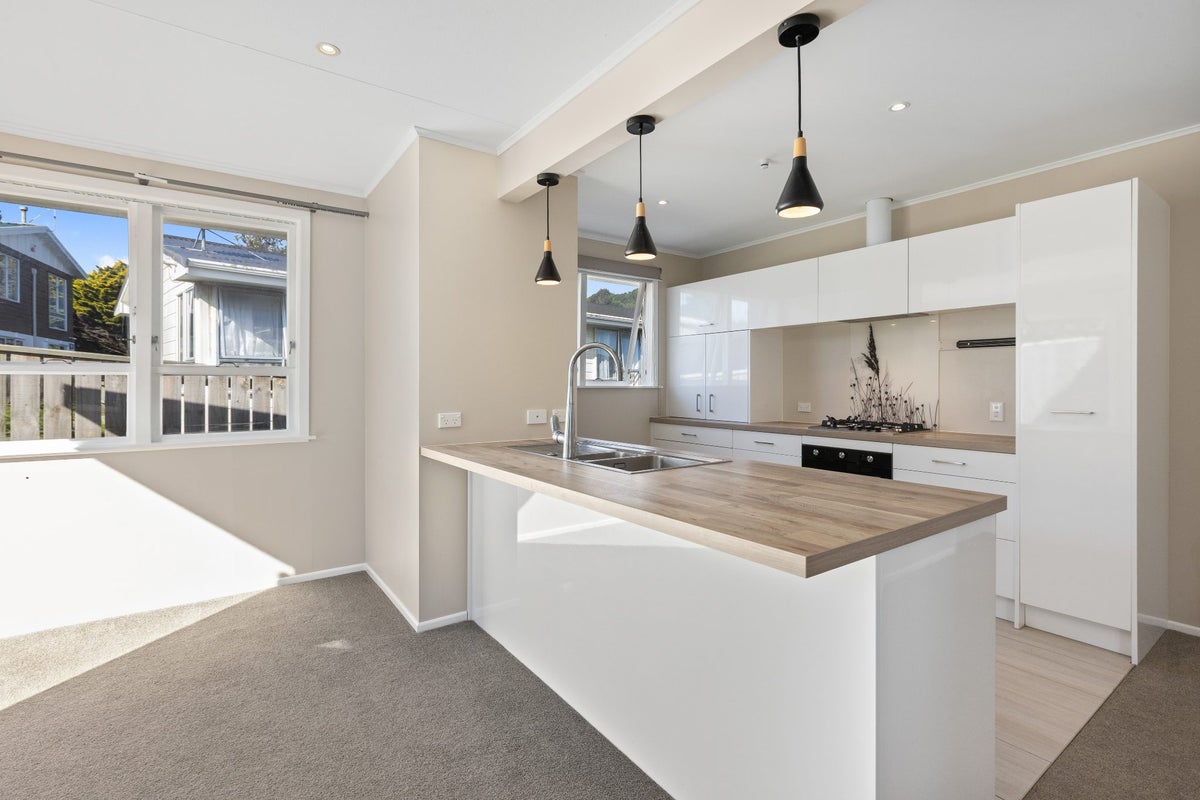 17 Moult Street, Titahi Bay, Porirua - Carousel 2