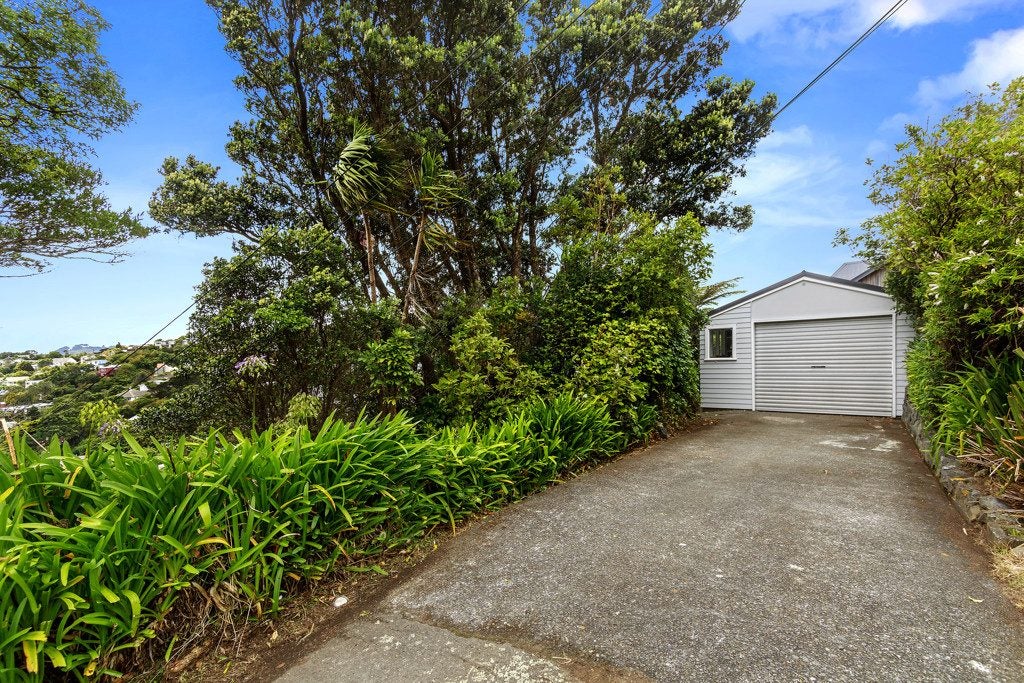 25 Voltaire Street, Karori, Wellington - Carousel 22