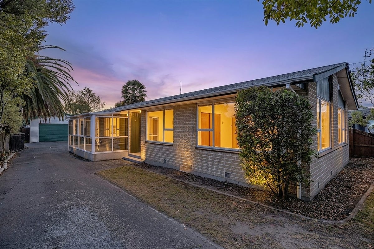 403 Mairehau Road, Parklands, Christchurch - Carousel 1