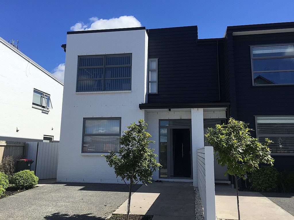268A Jack Lachlan Drive, Beachlands, Auckland - Carousel 1