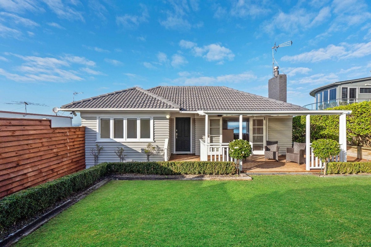 342 Hillsborough Road, Hillsborough, Auckland - Carousel 1