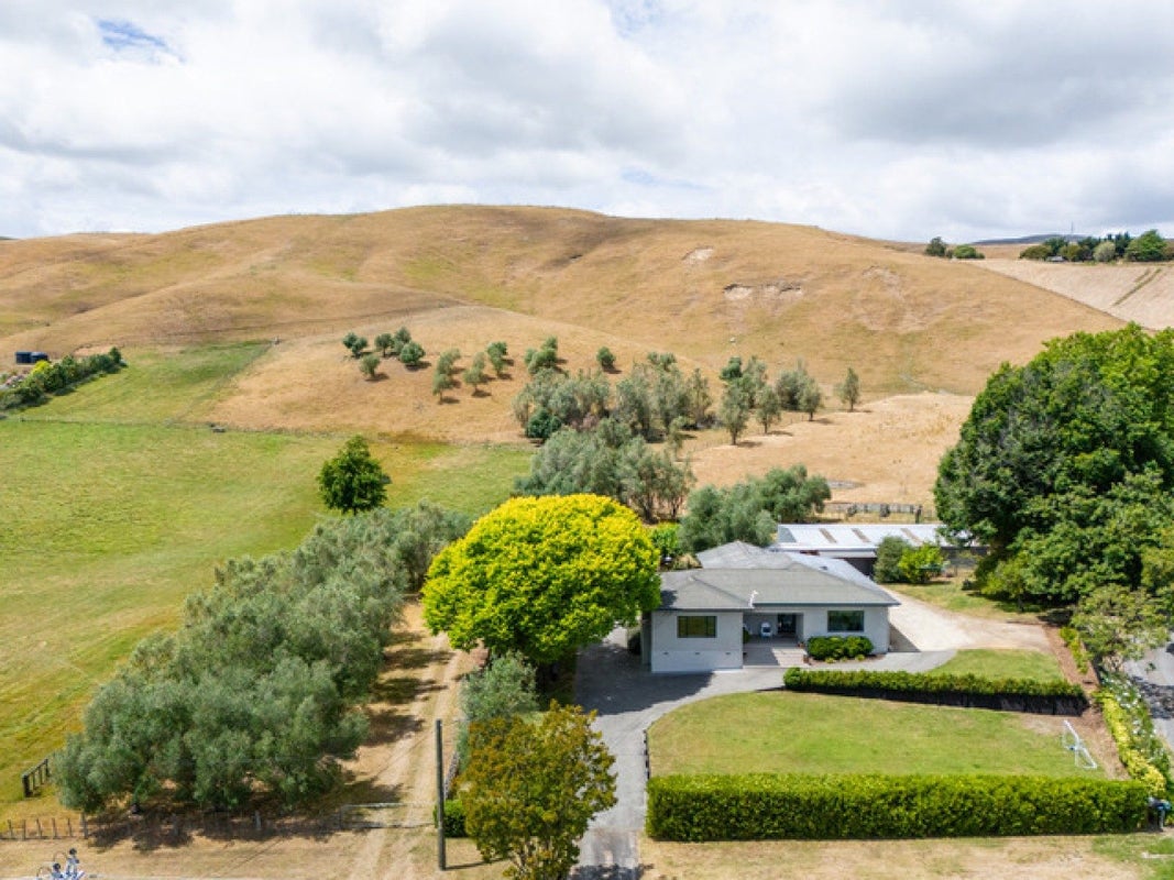 487 Middle Road, Poukawa, Hastings - Carousel 1