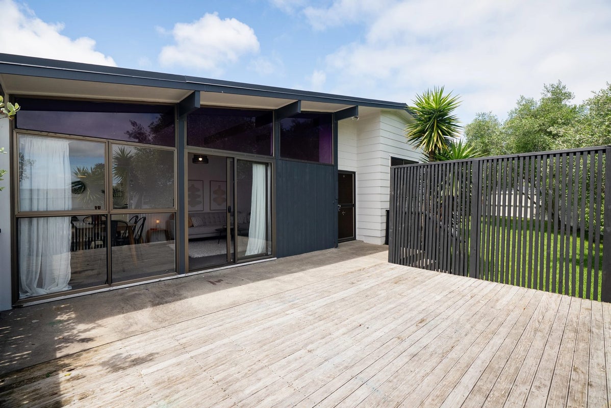38 Dissmeyer Drive, Clover Park, Auckland - Carousel 2