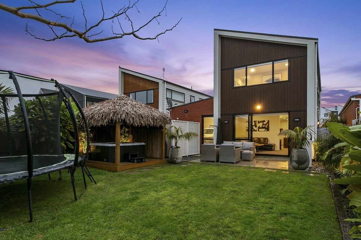 6 Kanuka Road, Hobsonville, Auckland - Carousel 1