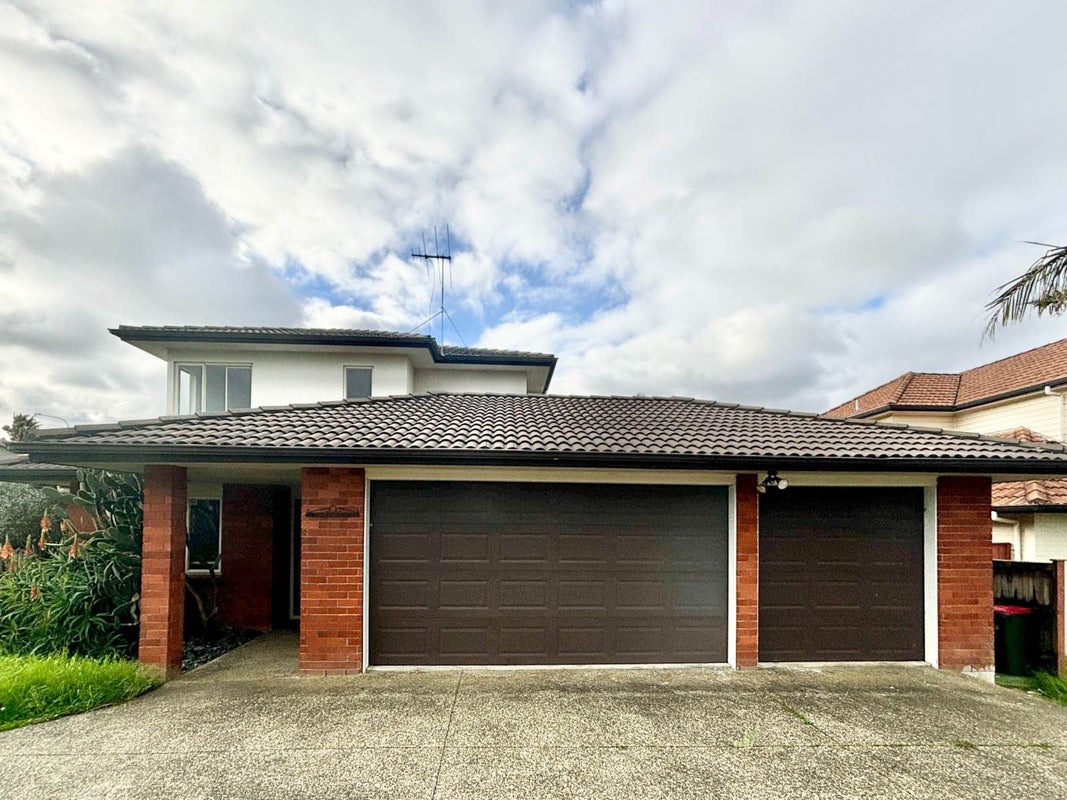 15 Kalmore Place, Flat Bush, Auckland - Carousel 1