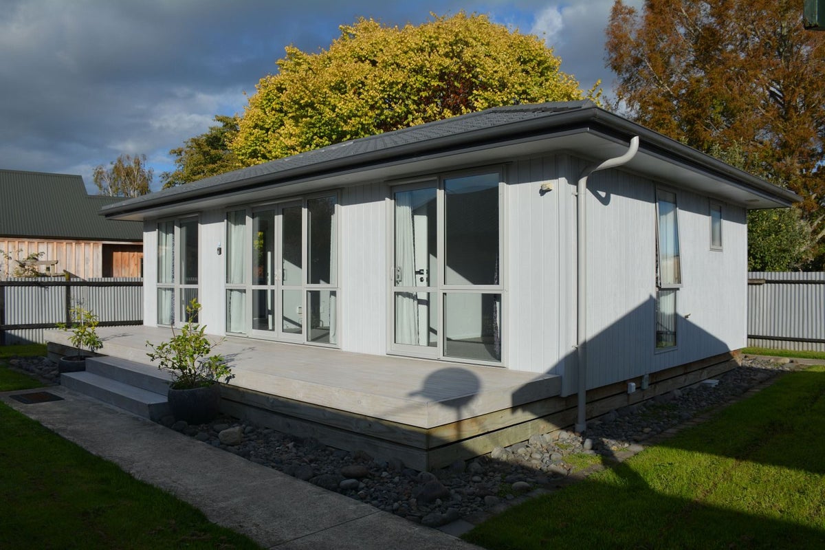 90 Nixon Street, Hamilton East, Hamilton - Carousel 1