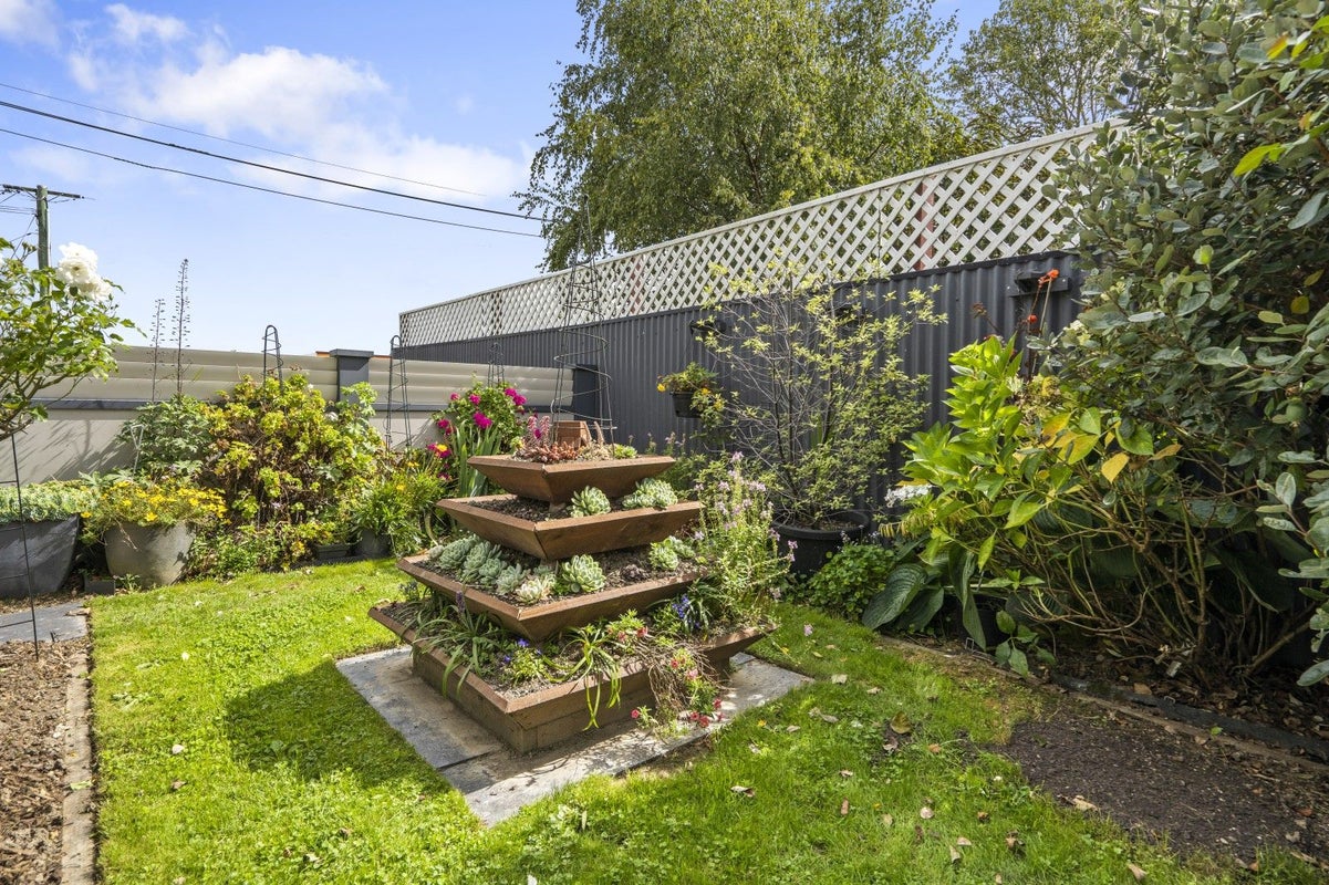 1A Camp Street, Heretaunga, Upper Hutt - Carousel 14