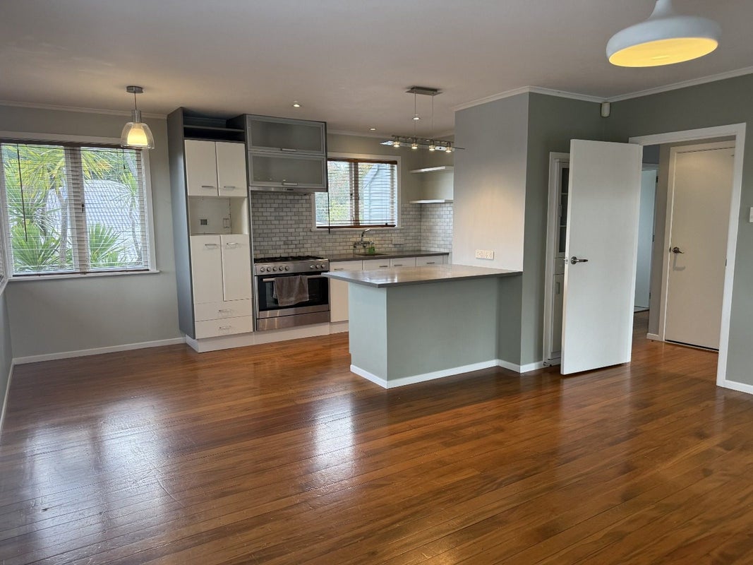 2/71 Gardner Avenue, New Lynn, Auckland - Carousel 2