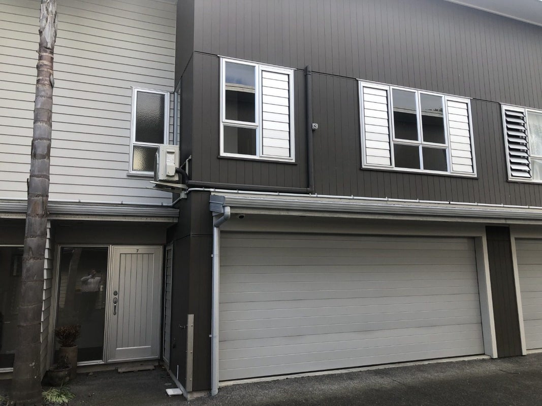 7/1 Charlemont Street, Whitiora, Hamilton - Carousel 1