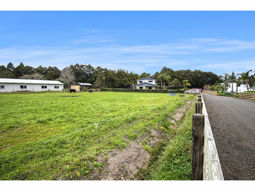 25 Camelot Court, Whangarei - Carousel 35