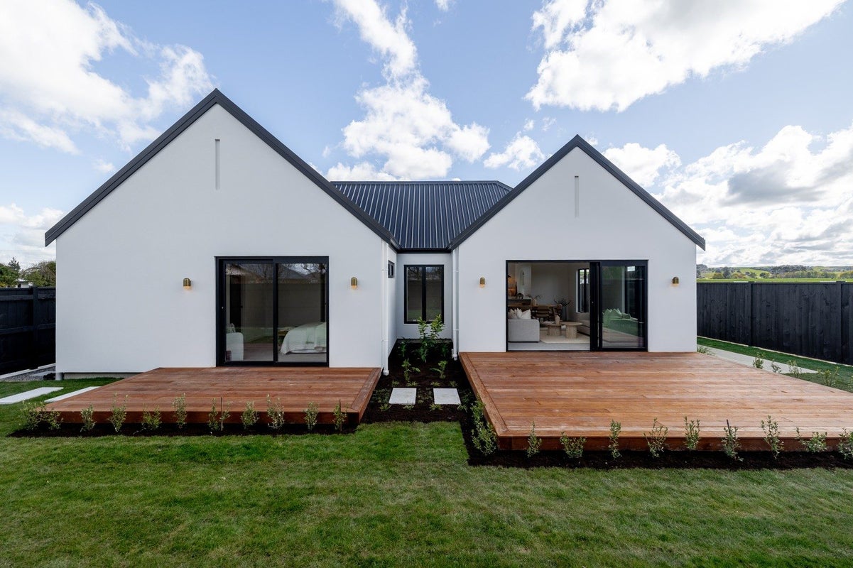 6 Parkside Avenue, Maewa, Feilding - Carousel 1
