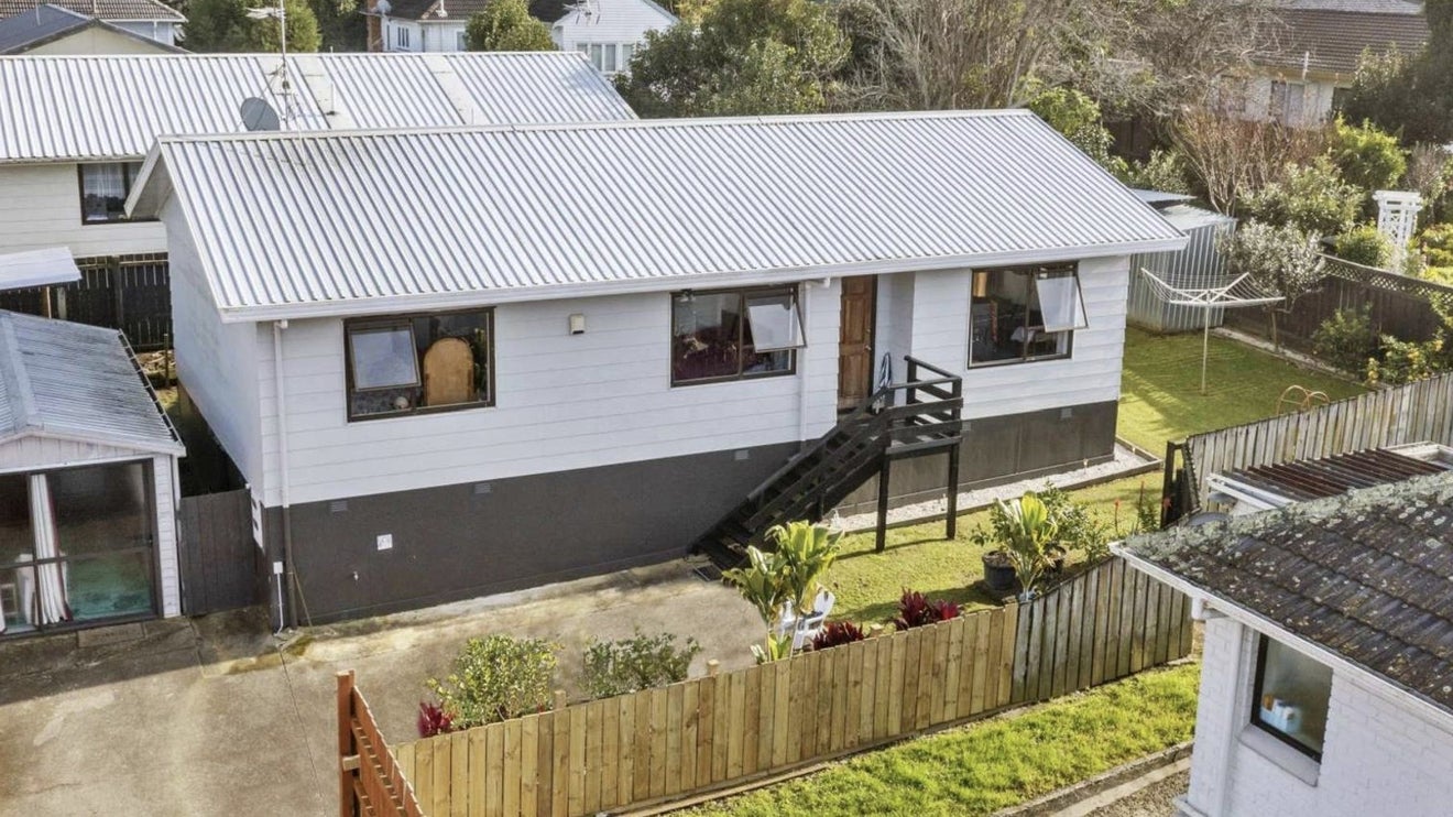 2/14 Frances Street, Manurewa, Auckland - Carousel 1