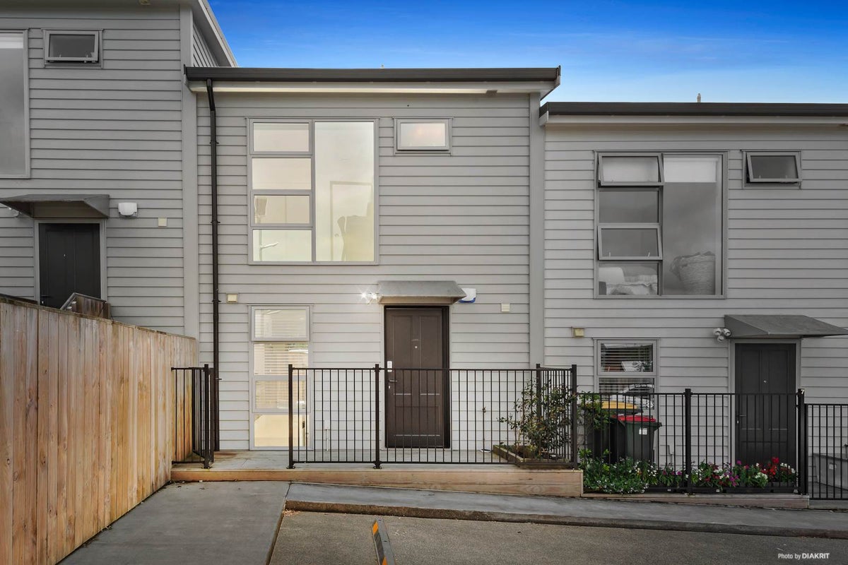 5 Kaneke Place, Glen Eden, Auckland - Carousel 1