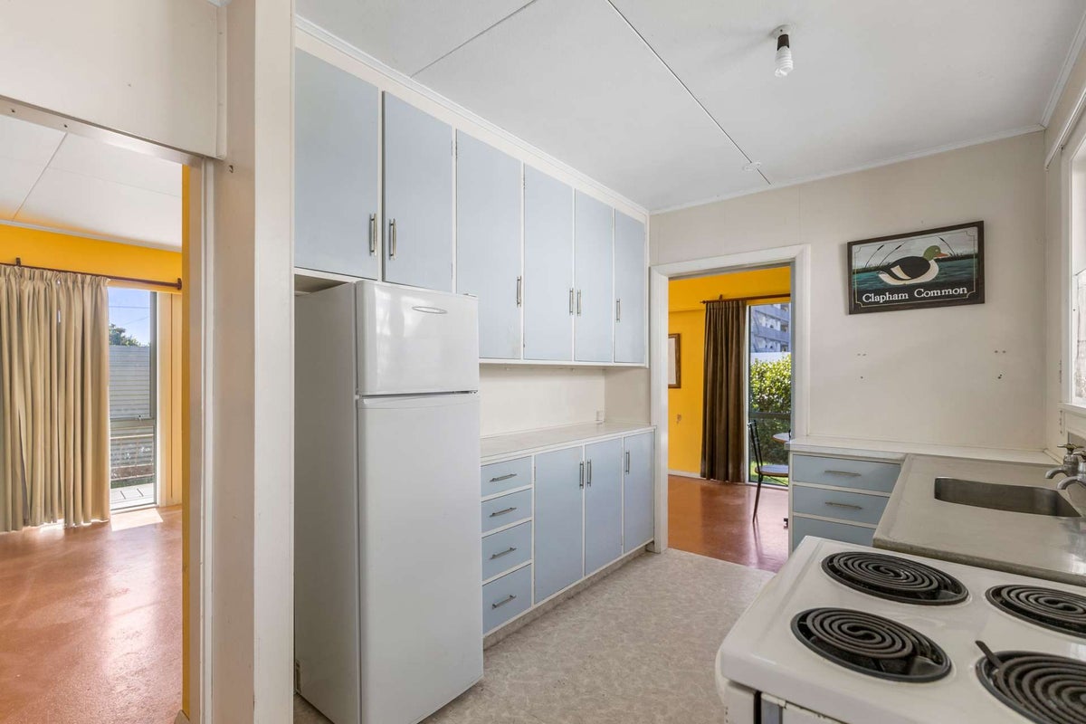 1/10 Waikare Street, Tahunanui, Nelson - Carousel 1