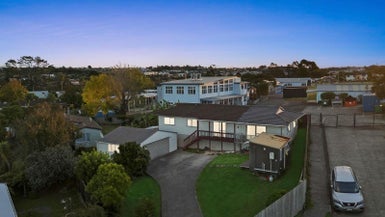 6 Sumich Place, West Harbour, Auckland - Carousel 1