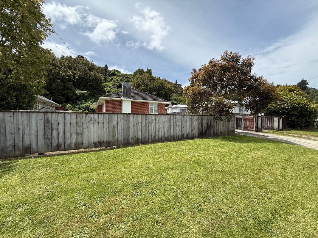 37 Gillespies Road, Birchville, Upper Hutt - Carousel 26