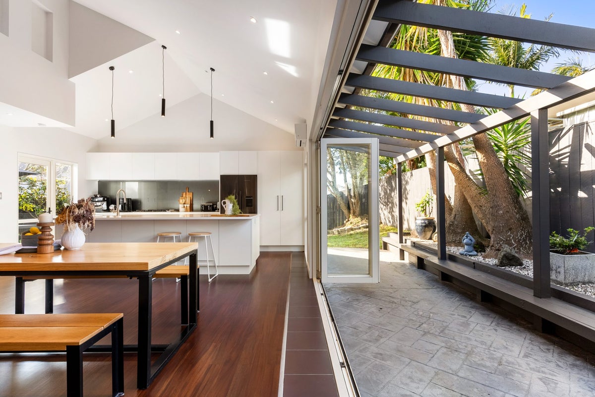 13 Newbury Place, Schnapper Rock, Auckland - Carousel 2