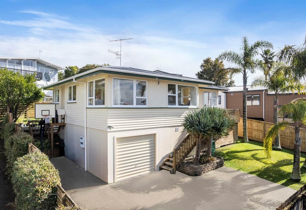 2/42 Bruce Road, Glenfield, Auckland - Carousel 1