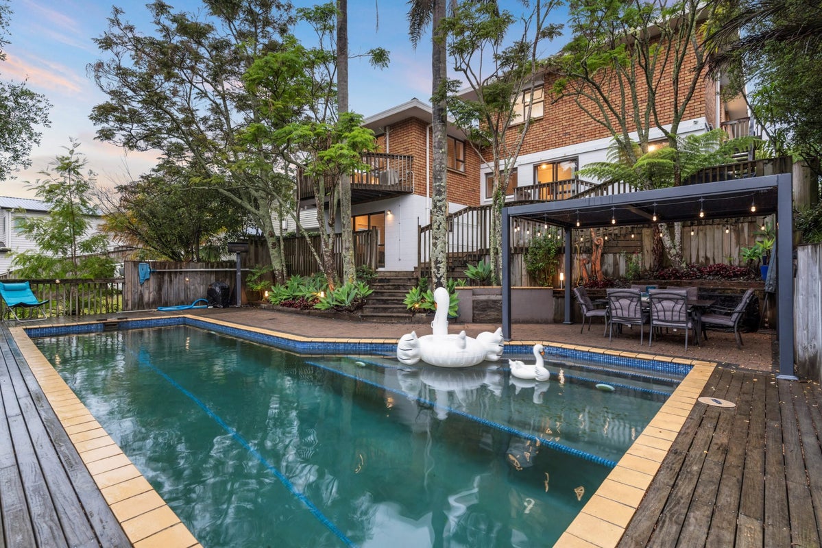 101 Sunrise Avenue, Murrays Bay, Auckland - Carousel 1