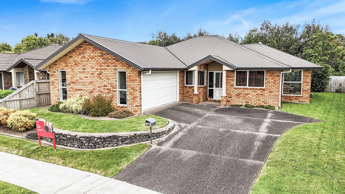 24 Mickelson Avenue, Rototuna, Hamilton - Carousel 1