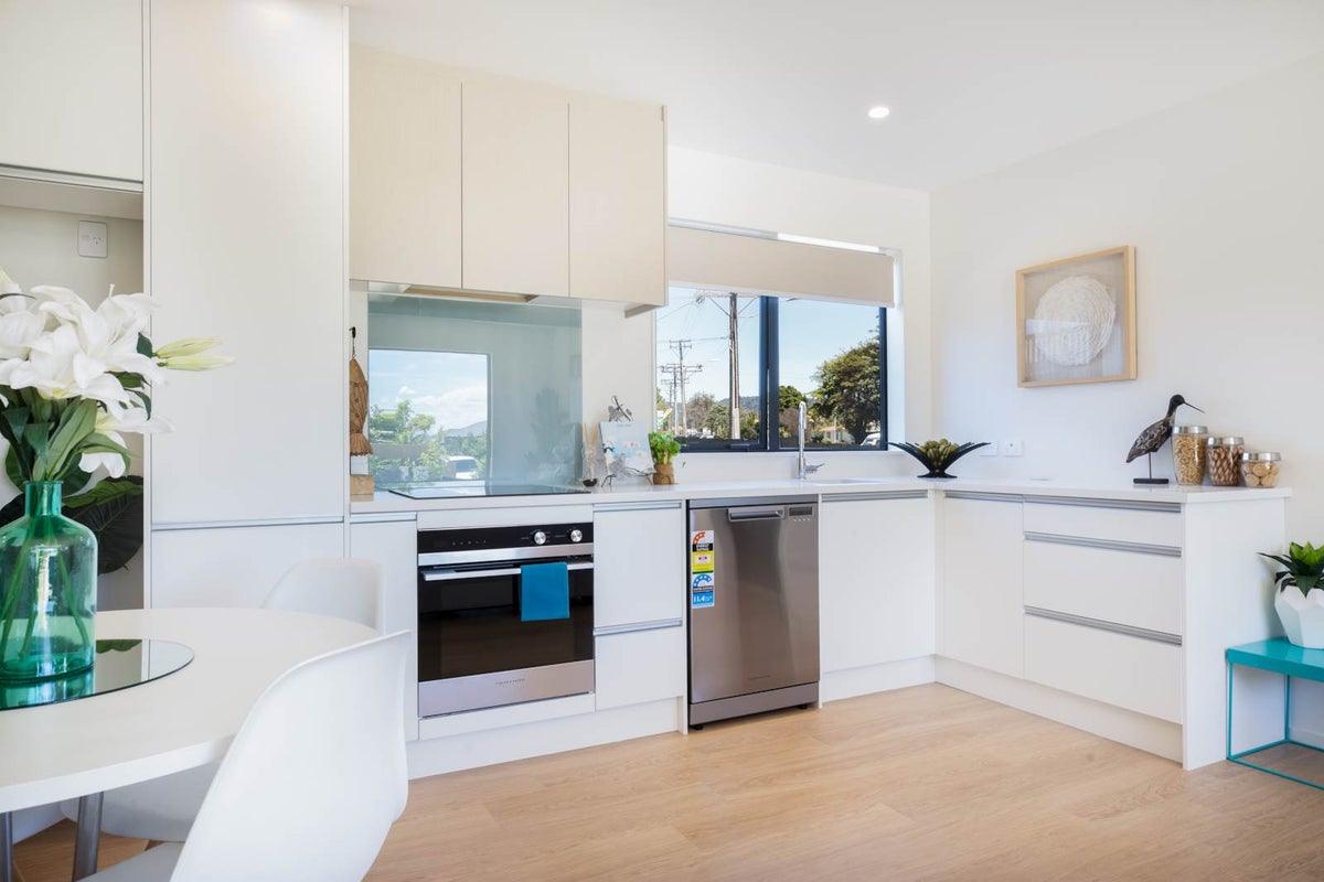 3/66 Seymour Road, Sunnyvale, Auckland - Carousel 2