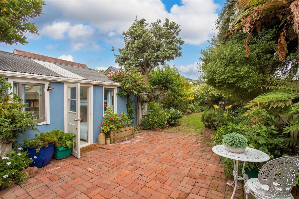 2 Stoke Street, Sumner, Christchurch - Carousel 22